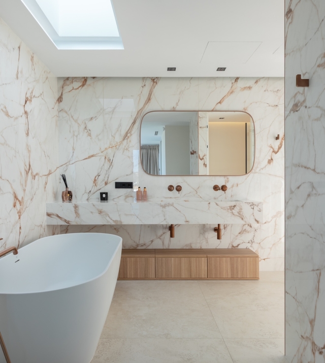 Resa Estates for sale Ibiza Vlla Aixa te koop sale lift sea views bathroom 2.jpg